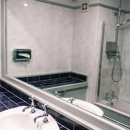 Imperial Hotel 4*